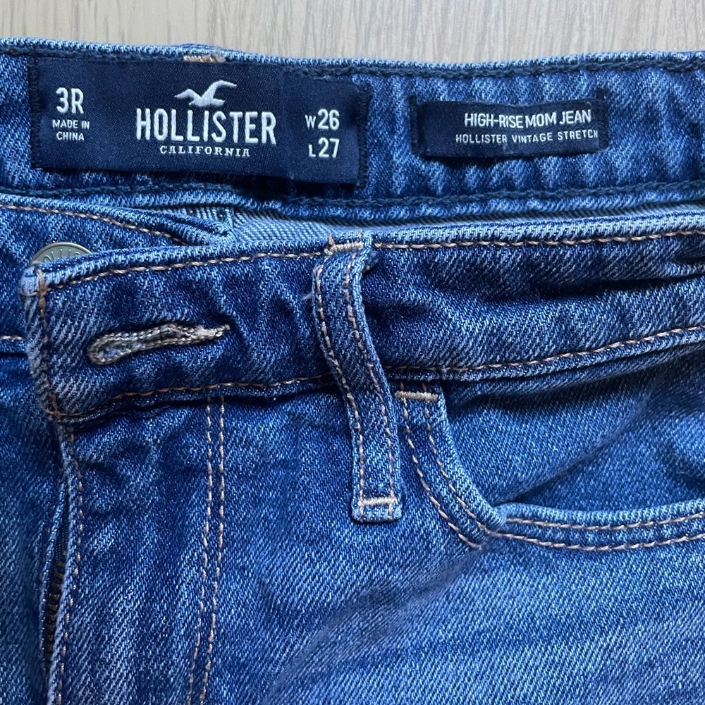 πͺ© LAST CHANCE - Hollister High-Rise Mom Jean - Picture 2 of 4